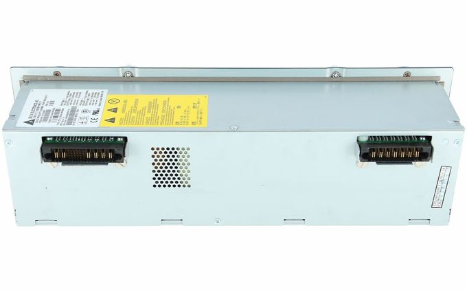 L'alimentazione elettrica del server di CA di 1900 watt Cisco PWR-1900-AC/6 richiede PEM-20A-AC KMJ