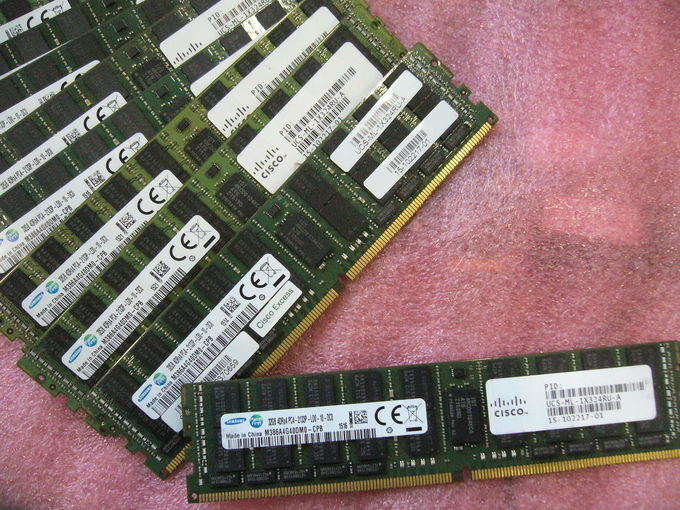 Alimentazione elettrica del server di memoria di RAM Cisco UCS-ML-1X324RU-A Hynix UCS 32GB 4RX4 PC4-2133P DDR4-2133